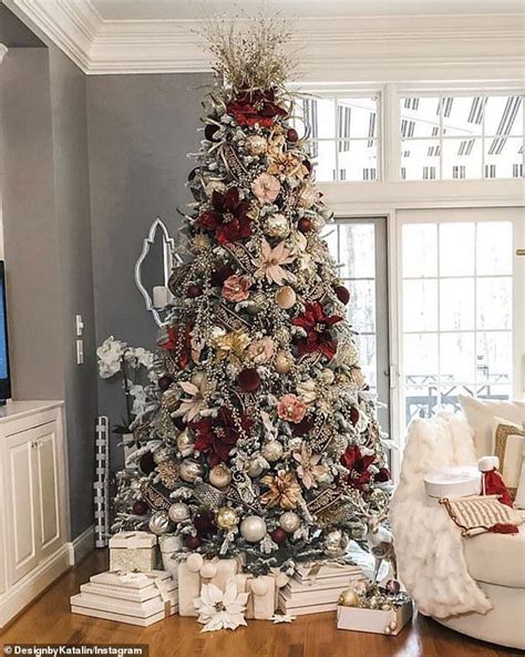 Interior Designer Reveals Her Top Tips For Decorating A Christmas Tree