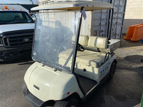 Yamaha White Golf Cart With Short Box Has Key No Hourly Gauge Has