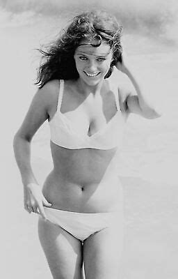 Jacqueline Bisset In Bikini X Picture Celebrity Print Ebay