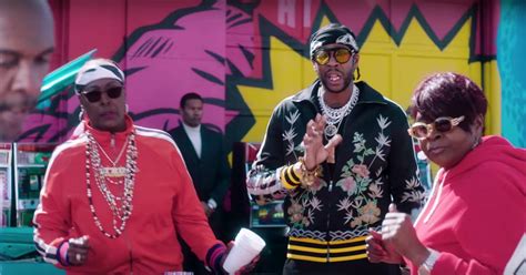 2 Chainz Yg And Offsets Badass Moms Steal The Show In Proud Video