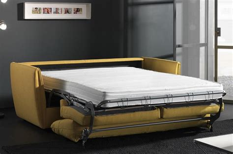 Sobald man sich auf die matratze legt, verteilen die federn den druck auf der matratze. Schlafsofa mit matratze von Steffi auf Gästezimmer in 2020 ...