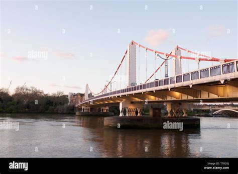 Chelsea Bridge Over The River Thames In London England Stock Photo Alamy