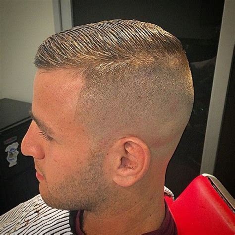 With the #4 size, you can start to get a brush or crew cut, which are similar to a buzz cut but include a skin fade on the sides and longer hair on top. 65 Amazing High Fade Haircuts For Men