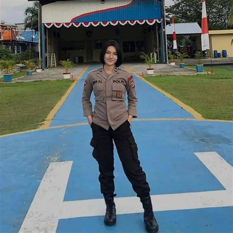 Pin By Mohd Arifin On Uniforms Prajurit Wanita Pejuang Wanita Militer