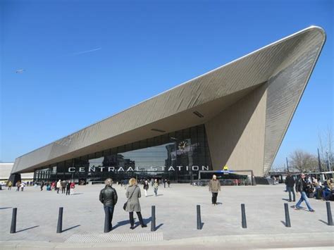 Instead there were four stations in and around the city centre. Station - Foto van Rotterdam Centraal Station, Rotterdam ...
