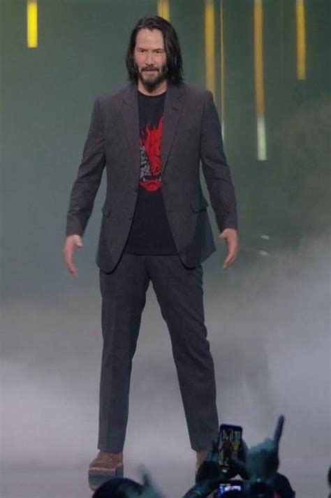 Keanu Reeves At E3 Mini Keanu Reeves Know Your Meme