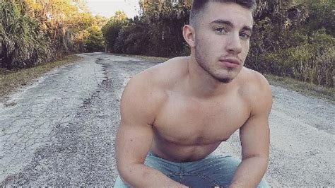 This Transgender Man Is Posting Before And After Photos Of His