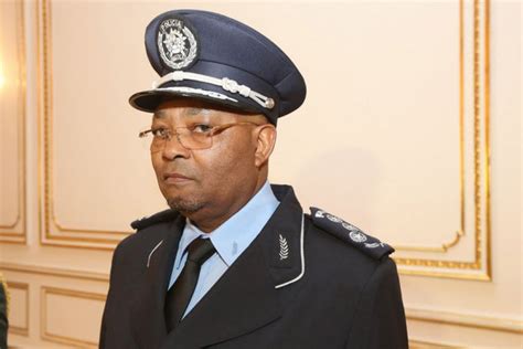 Presidente Angolano Exonera Comandante Geral Da Polícia Nacional