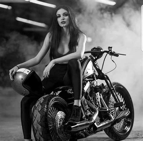 Pin By Fátt On Moto Motorcycle Women Biker Girl Motorcycle Girl