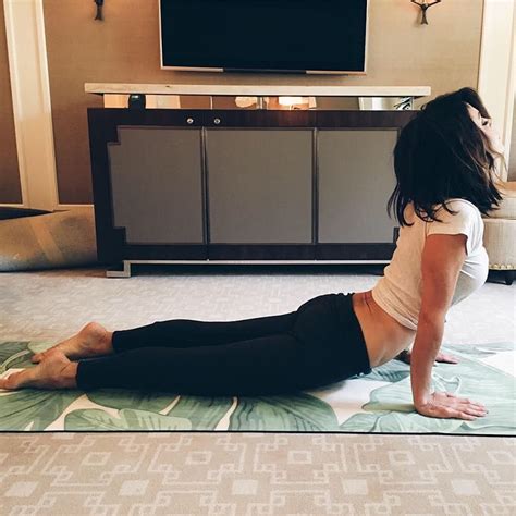 Bethenny Frankel Shares Her Secrets To The Ultimate Yoga Workout E News