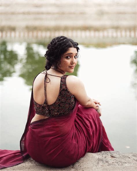 Hot Ritika Singh Wallpapers In Red Saree Pics Mygodimages