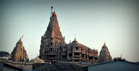 5 Famous Krishna Temples One Must Visit