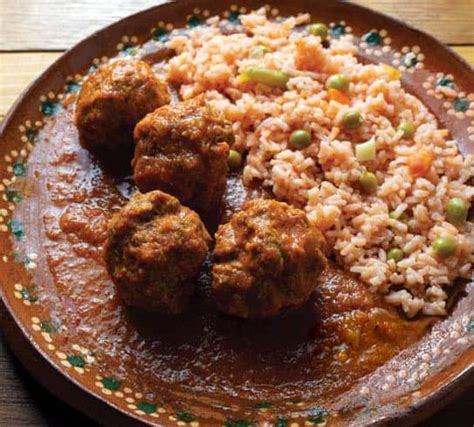 Albóndigas En Chipotle Con Huevo Duro ⋆ Larousse Cocina