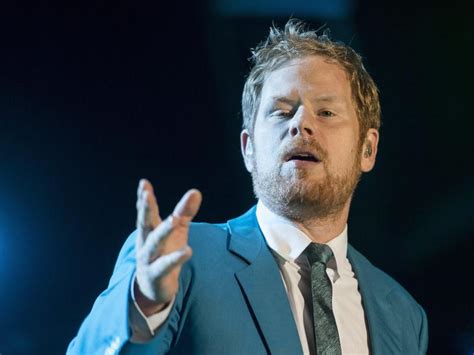 Yeah / yeah, yeah / hier bin ich geboren und laufe durch die straßen / kenn' die gesichter, jedes haus und jeden laden / ich muss ma' weg, kenn' jede taube hier beim namen. «Bam Bam»: Seeed veröffentlicht neues Album - Berlin.de