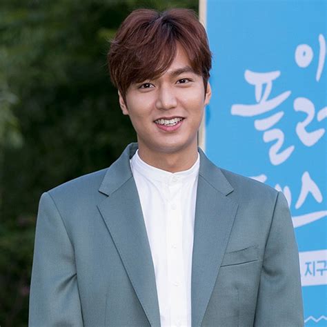 Hallyu Superstar Lee Min Ho Discharged From The Military E Online Ap