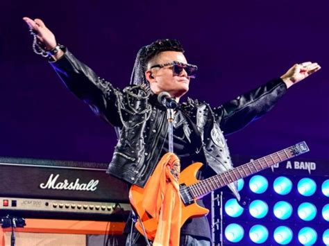 Jack Ma Appeared At His Retirement Party Dressed As A Rockstar