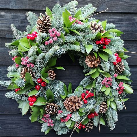 Red Berry The Flower Company Outdoor Christmas Wreaths Xmas Wreaths