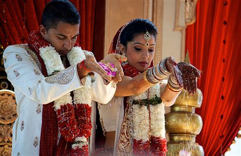 10 Fascinating Wedding Traditions From Around The World Readers