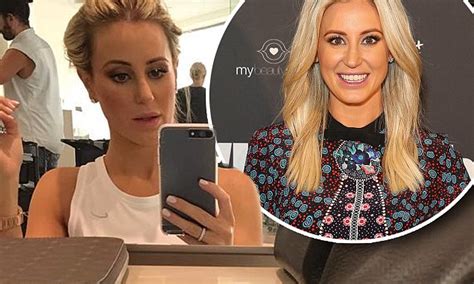 Roxy Jacenko Posts Instagram Selfie While At The Hairdressers In Sydney Daily Mail Online