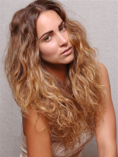 7 Hairstyles For Frizzy Wavy Hair Frizzy Wavy Hair Haircuts For