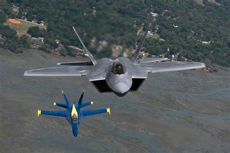 F 22 Raptor Makes Historic Flight With Blue Angels Air Force