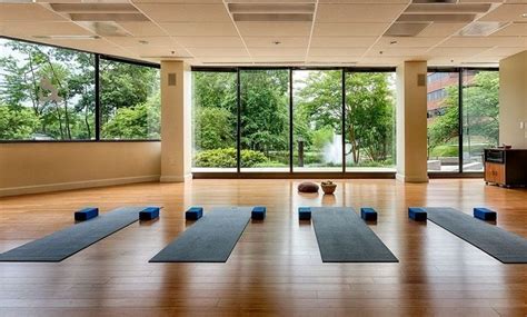 Relaxation Yoga London In 2020 Yoga Room Design Yoga Studio Design