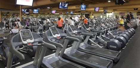 Disfruta y manténte pendiente de nuestras redes sociales y la app. Hillsdale Sport Gym in San Jose, CA | 24 Hour Fitness