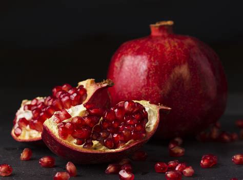 Pomegranates Are Beautiful Inside And Out Pomegranate Pictures