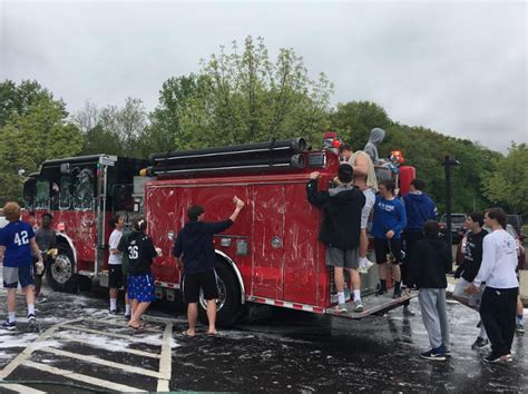 Darien Blue Wave Football To Hold Annual Car Wash On Sunday At Dhs