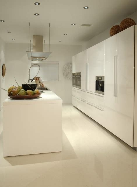20 Stunning White Floor Design Ideas