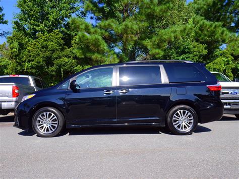 Pre Owned 2019 Toyota Sienna Xle Fwd 4d Passenger Van