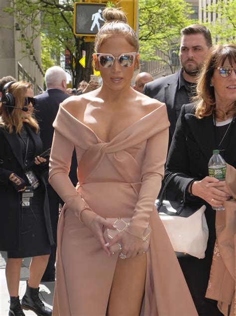 Jennifer Lopez Flashes Nude Knickers As She Suffers Embarrassing