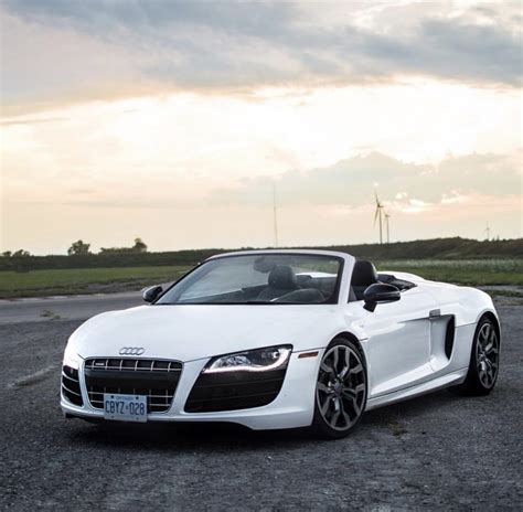 Audi R8 V10 Spyder White Allure Limo