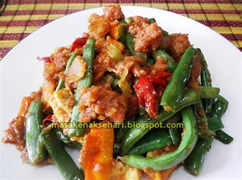 Daging kornet merupakan salah satu bahan pangan yang sangat favorit. Cara Membuat Resep Kornet Sapi Kaleng Masak Tumis Praktis - Masakan Enak - Resep Masakan Lezat