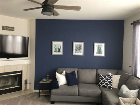 What Colors Go With A Navy Blue Accent Wall