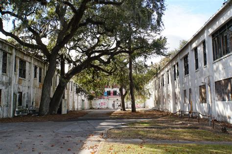 Former Hospital For The Charleston Naval Base Completed In 1942 Link