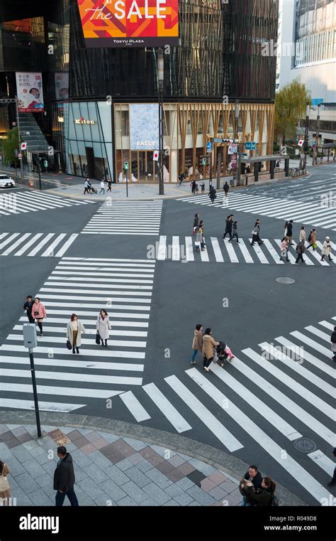 Pedestrian Crossing In Ginza Tokyo Hi Res Stock Photography And Images