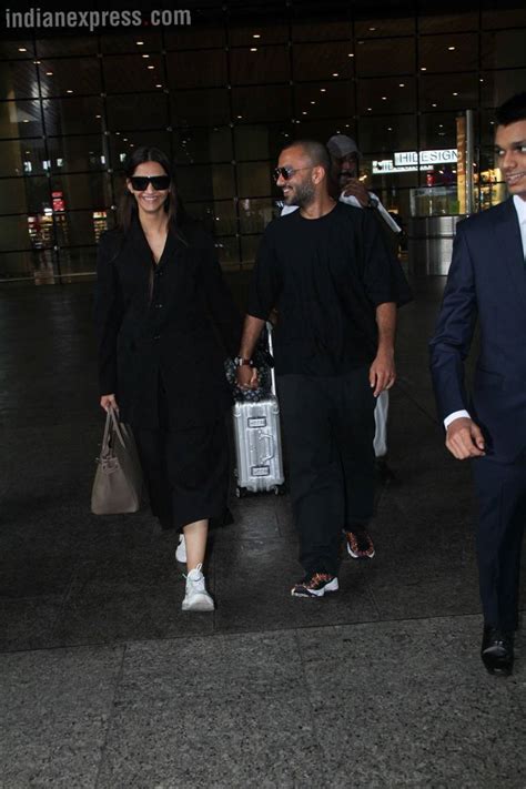 Deepika Padukone Or Sonam Kapoor Whose Monotone Travel Style Do You Like Fashion News The