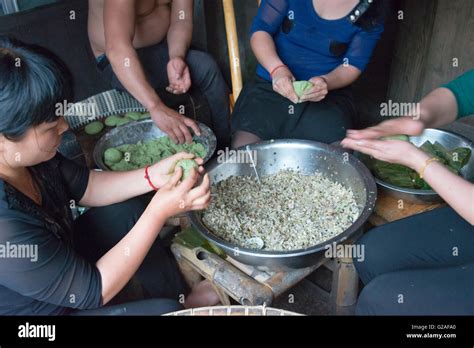 Making Qingtuan A Sweet Green Rice Ball A Popular Food During