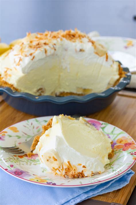 fluffy banana cream pie recipe video a spicy perspective