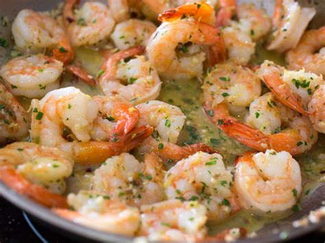 Shrimp scampi may sound fancy, but it's such a ridiculously easy dinner to make on any weeknight! Shrimp Scampi With Garlic, Red Pepper Flakes, and Herbs Recipe | Serious Eats