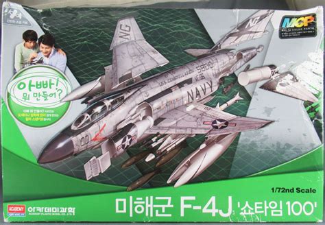 Academy Hobby Model Kits 12515a Us Navy F 4j Showtime 100 Jet Fighter