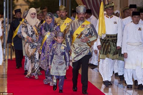 Princess sarah of brunei arrives for a dinner with members of the royal family at the rijksmuseum in amsterdam. Now THAT'S a Royal Wedding! - BorneoPost Online | Borneo ...
