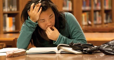 Kurikulum 2006 isinya nyaris tak ada bedanya pelajaran sejarah yang diajarkan pada masa orde baru. 11 Cara Agar Mata Pelajaran Sejarah Menjadi Menyenangkan ...