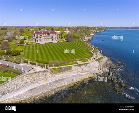 House Breakers Hi Res Stock Photography And Images Alamy
