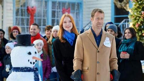Lécharpe Bleu Roi De Emma Reynolds Alicia Witt Dans Noël En Héritage