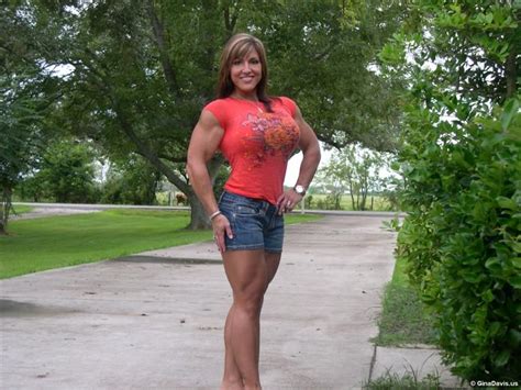 Gina Davis Muscular Legs Muscular Women Strong Girls Strong Women Big And Beautiful
