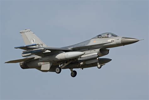 General Dynamics F 16 Fighting Falcon Hd Duvar Kağıdı Arka Plan