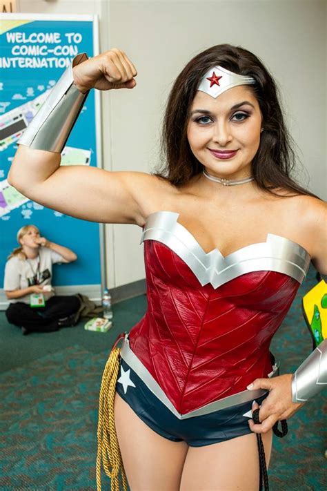 Hottest Wonder Woman Cosplays That Will Rob Your Hearts The Viraler