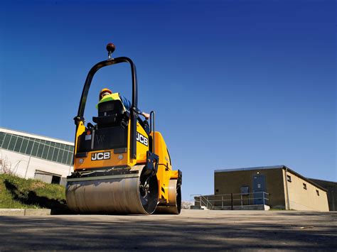 Council Invests £450000 In New Jcb Equipment Cea Construction